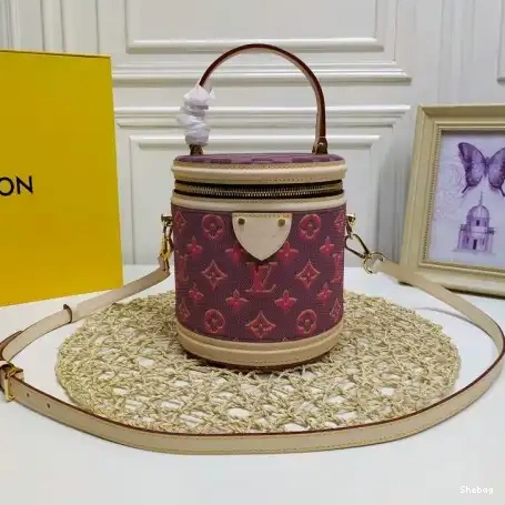LV 20B570009 Bags 0822